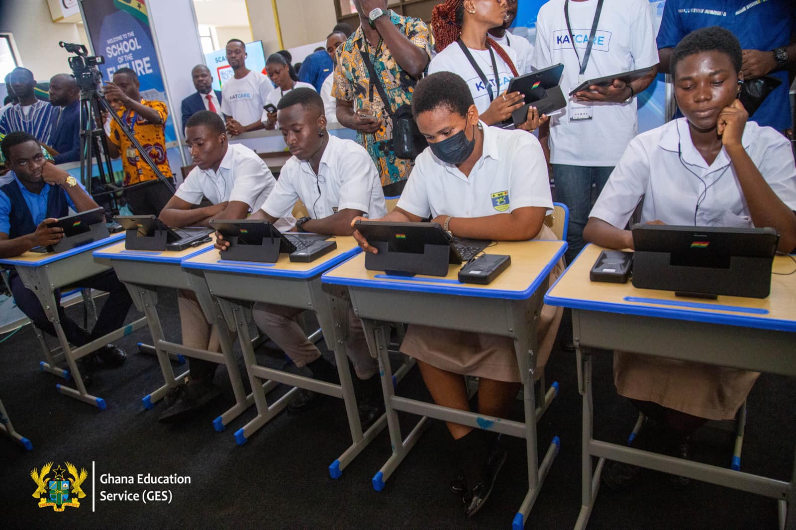 GHANAGOSSIPS 70,000 Smart Tablets Are Installed in Schools