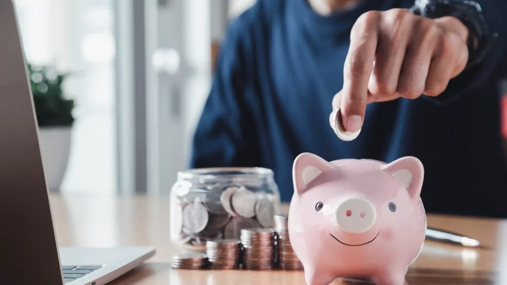 GHANAGOSSIPS How to increase your earnings with these Money saving tips